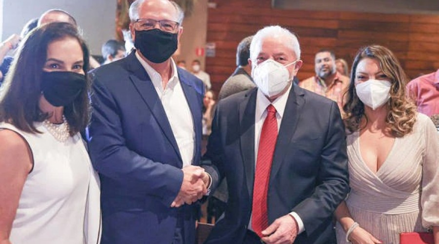 Cúpula do PSB se irrita com Lula e abre negociação com PDT de Ciro