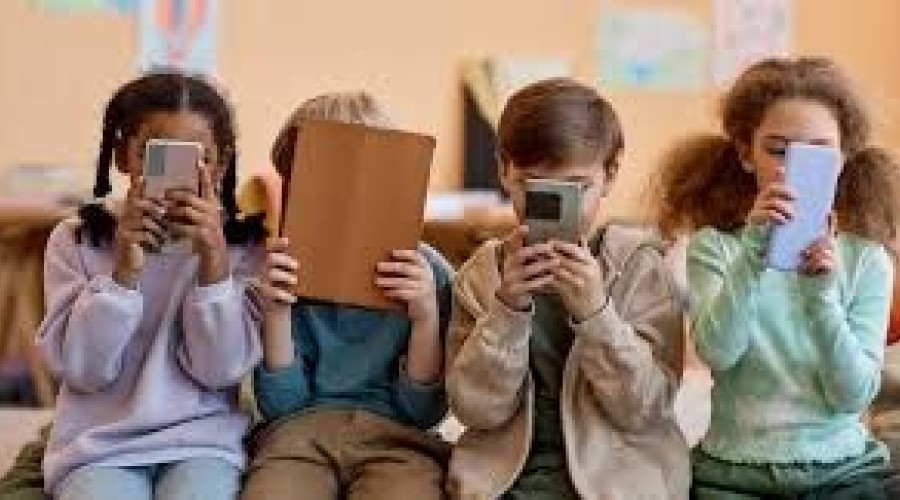 Cuidado com as Crianças: Uso excessivo de celulares vira questão de saúde mental