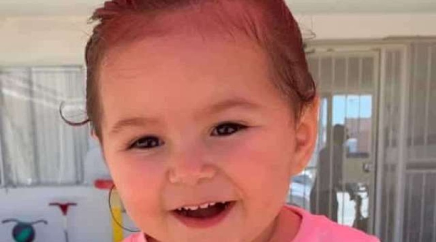 TRAGÉDIA – Bebê de dois anos morre fechada no carro. Mãe a deixou para ir beber