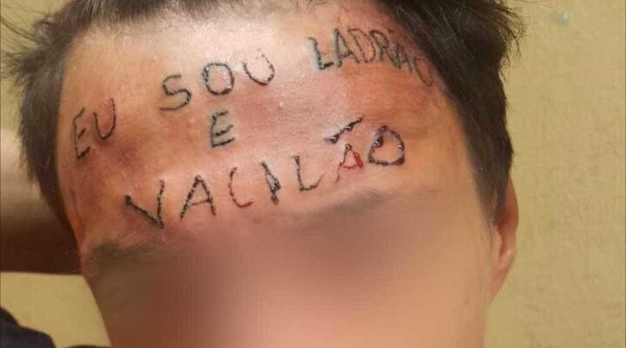 Jovem que teve testa tatuada é preso por furtar desodorantes em SP