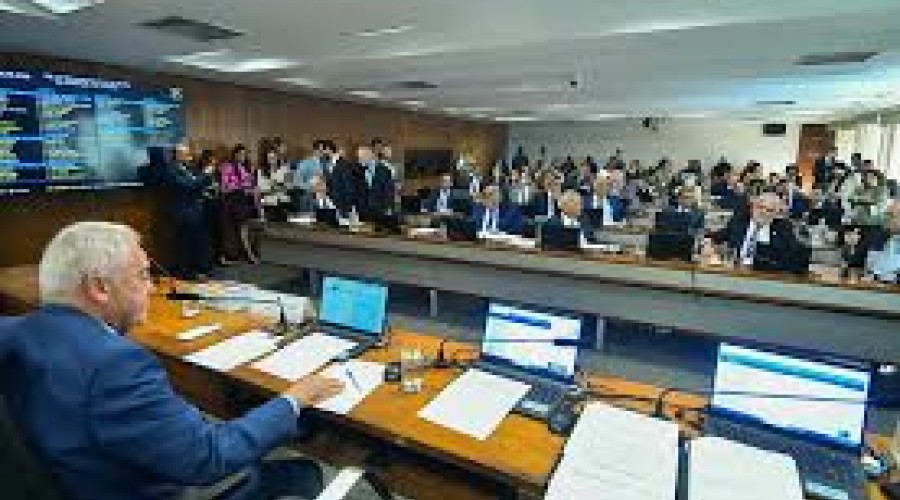 Veja como fica os mandatos: CCJ aprova fim da reeleição, mandatos de cinco anos e eleições unificadas