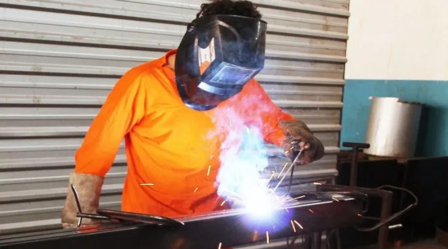 Mais de 340 vagas de emprego estão abertas nas agências do trabalhador