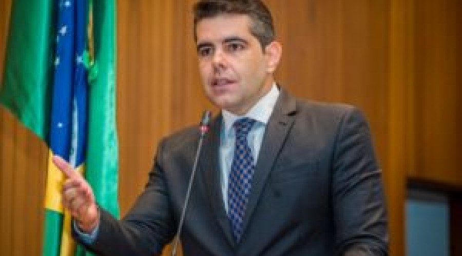 Adriano defende aluguel social para vítimas de violência doméstica