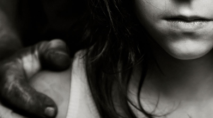 Jovem abusa sexualmente de suas três irmãs e é preso.