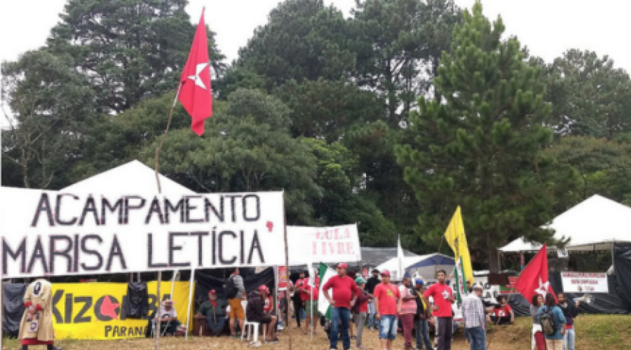 Centrais sindicais e partidos condenam ataque ao acampamento da vigília Lula Livre