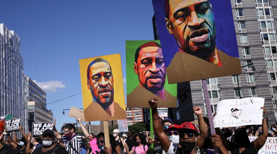 Ex-policial Derek Chauvin é condenado a 22 anos e meio de prisão pela morte de George Floyd