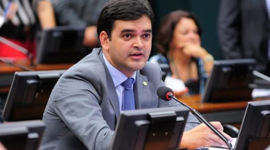 URGENTE! Carro do deputado Rubens Jr. é cravado de bala durante tiroteio