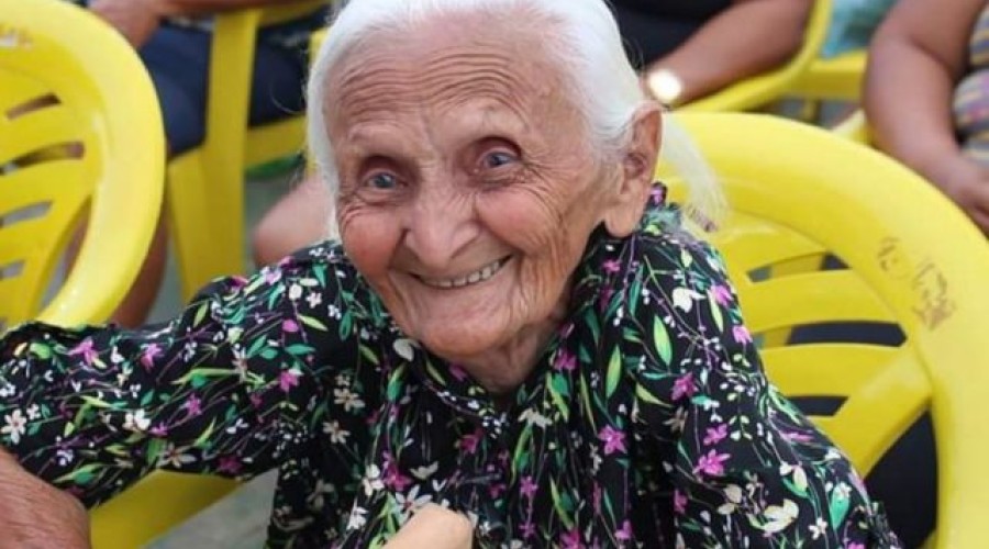 Homem arrastou idosa de 106 anos pelos cômodos da casa e depois a matou com um bastão