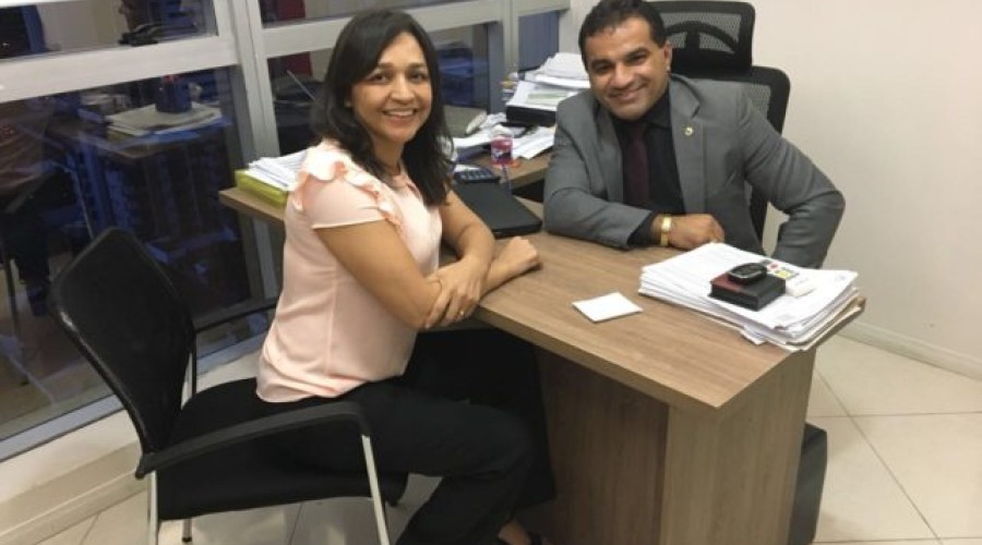 Bem articulada, Eliziane Gama visita o PR e agrega mais uma força partidária