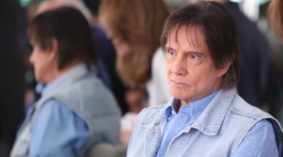 Roberto Carlos diz que Bolsonaro tem dificuldade em realizar promessas