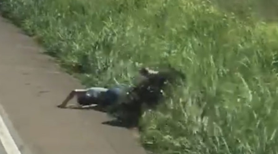 Assista o Vídeo: Caminhoneiro filma queda de motociclista com sinais embriaguez na BR-010