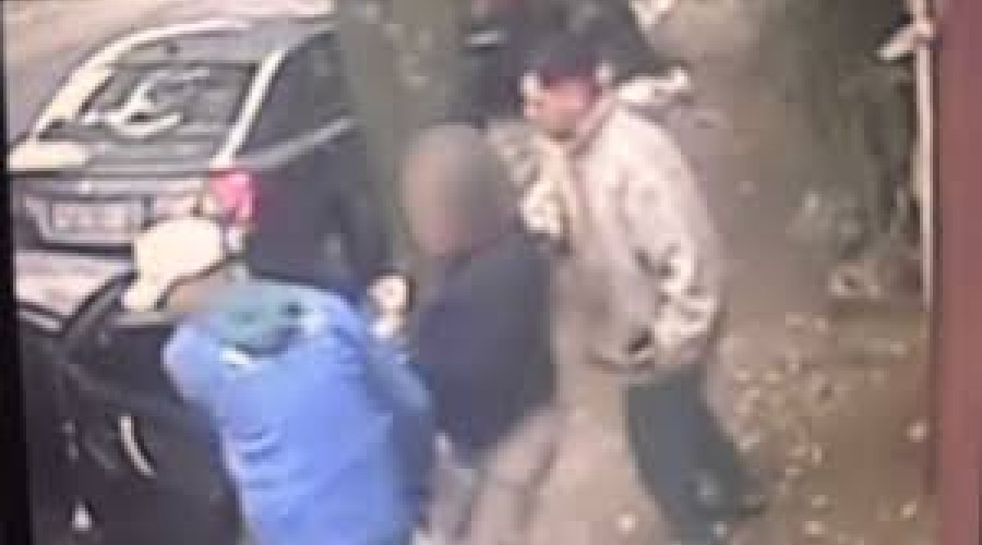 vídeo: Idosa é sequestrada em frente a casa - criminosos forçam vítima a entrar em um carro levaram todo dinheiro