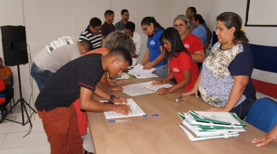 Prefeitura de Caxias empossa mais 70 concursados entre profissionais da educação e guardas municipais