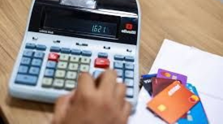 Governo prepara linha de crédito para médias empresas endividadas