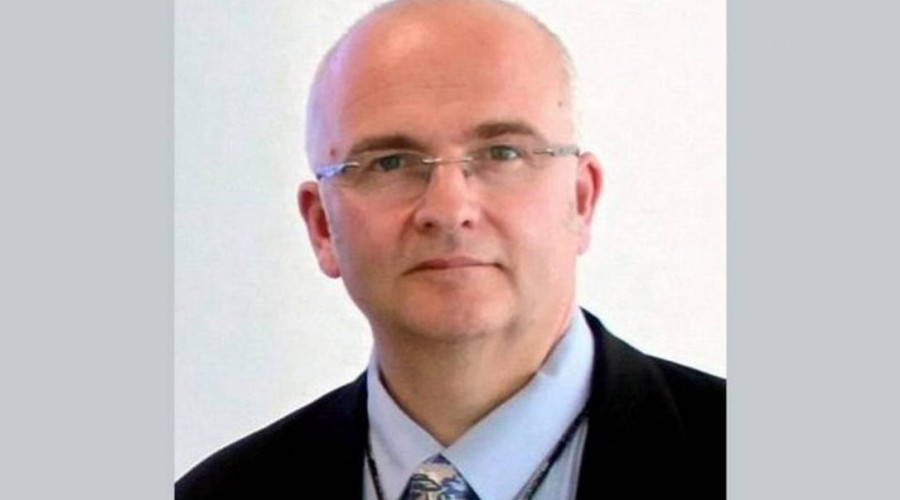 Cirurgião marca fígado de pacientes com suas iniciais e perde registro