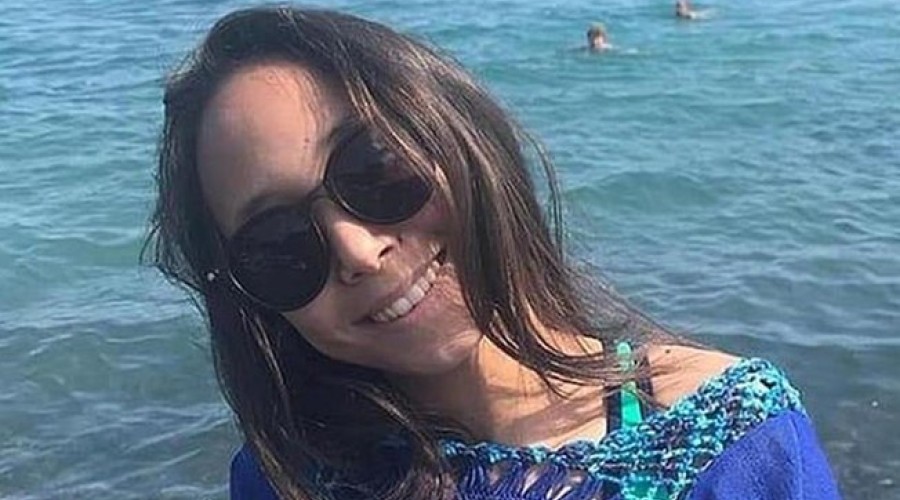 Menina de 14 anos morre após celular explodir debaixo do travesseiro