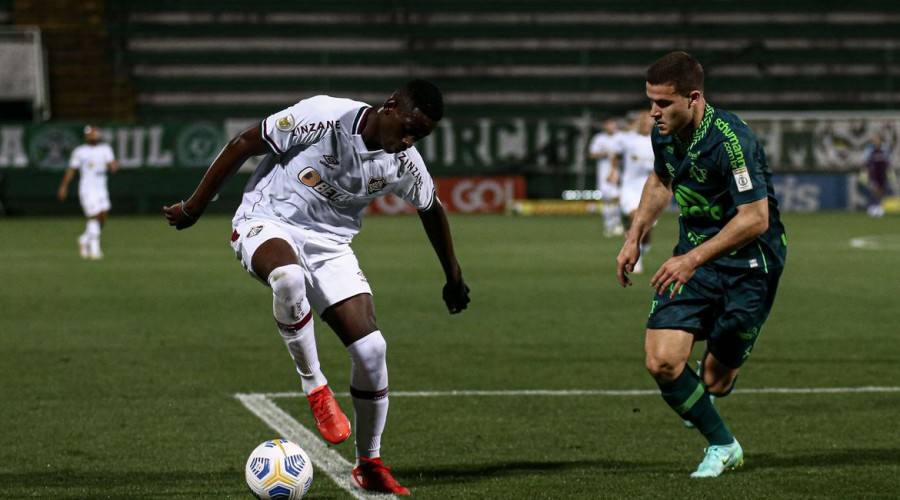 Fluminense recebe Chapecoense em busca de vaga na Libertadores