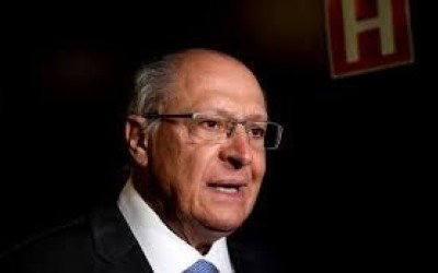 Geraldo Alckmin defende fim da escala 6x1 e redução de jornada