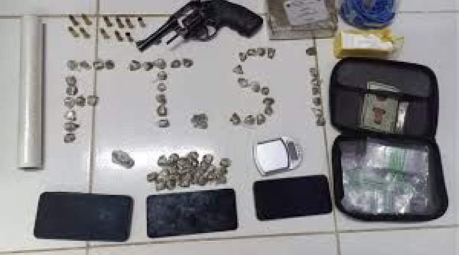 TIROTEIO E PRISÃO - Suspeito atira contra policiais durante operação e três pessoas são presas em Açailândia