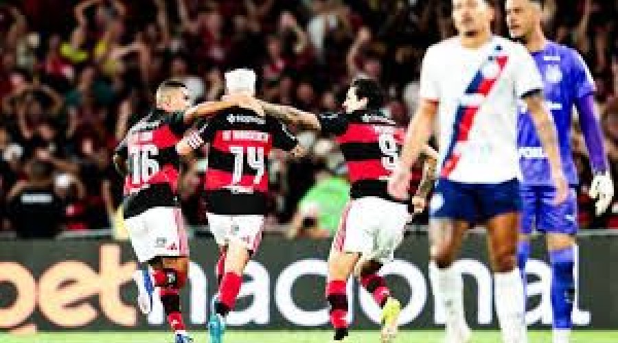 Flamengo vence o Bahia no Maracanã e mantém a vice-liderança do Brasileirão