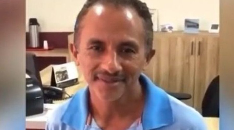Cachê do cantor de ‘Caneta Azul’ mais que dobra e chega a R$ 20 mil