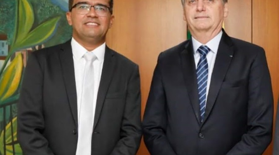 SÃO PEDRO DOS CRENTES - Sete ( 7 ) meses sem mortes acerca da COVID-19, Lahesio Rodrigues do Bonfim tem a receita! Além de médico é referência no Brasil em tratamento precoce da COVID-19