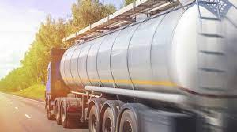 Mulher pega carona com caminhoneiro e é estuprada por 13 dias