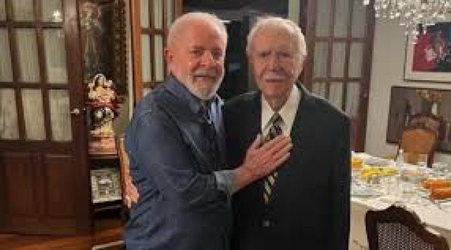 Presidente do MDB diz que vê apoio de Sarney à reeleição de Lula como “natural”, mas decisão será da maioria do partido