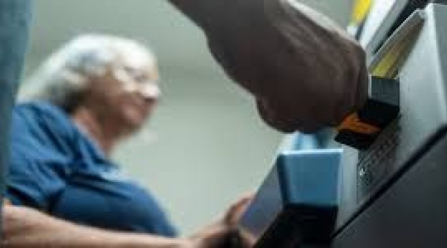 Operação Chamada Bancária combate golpes financeiros em idosos