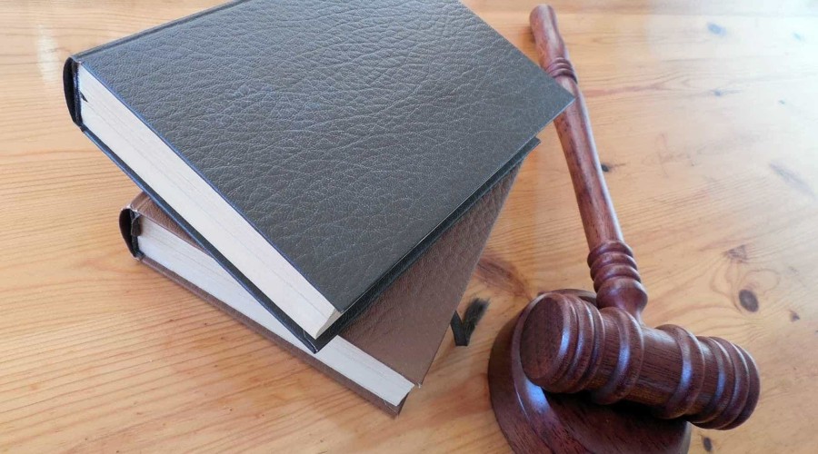 Homem baleado por PM de folga porque urinava na rua será indenizado