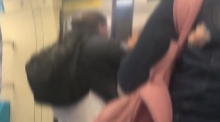 Assista o Vídeo: Mulher sem máscara é expulsa de metrô por passageira em SP; vídeo