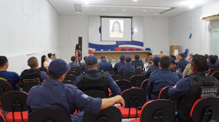 MULHER – Campanha “16 Dias de Ativismo” promove ação junto à Guarda Municipal de Caxias