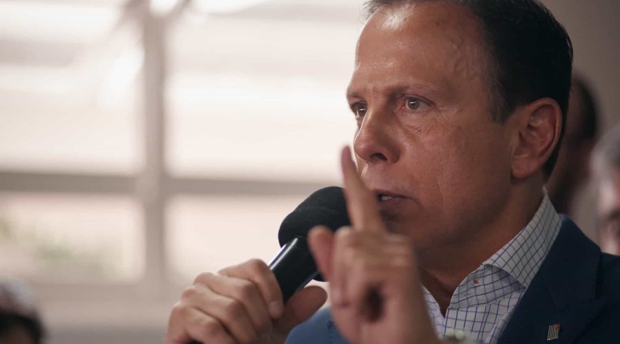 Após ser chamado de 'patife' por Bolsonaro, Doria pede 'calma' ao presidente