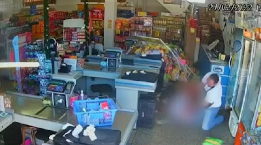 Pai paga fiança, filho sai da cadeia e o mata a facadas