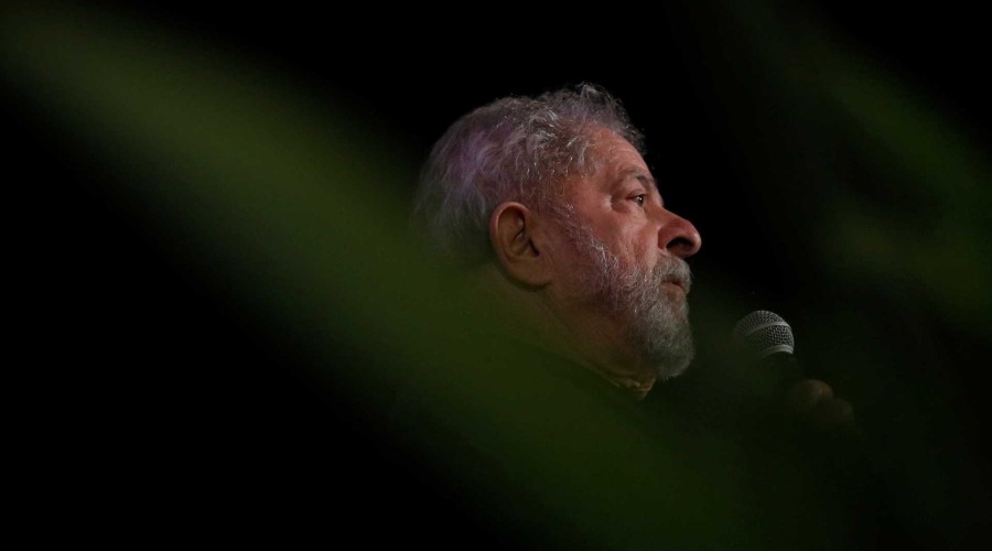 PT vê prisão iminente de Lula e faz reunião de emergência em São Paulo