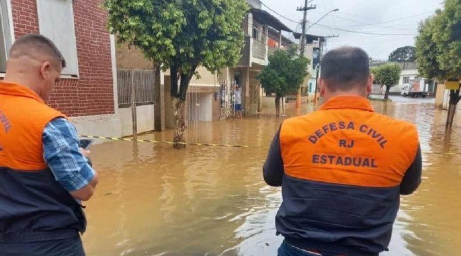 Sobe para 38 o número de mortos devido às chuvas em Petrópolis