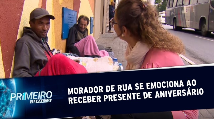 Assista Vídeo: MORADOR DE RUA É SURPREENDIDO NO DIA DO SEU ANIVERSÁRIO