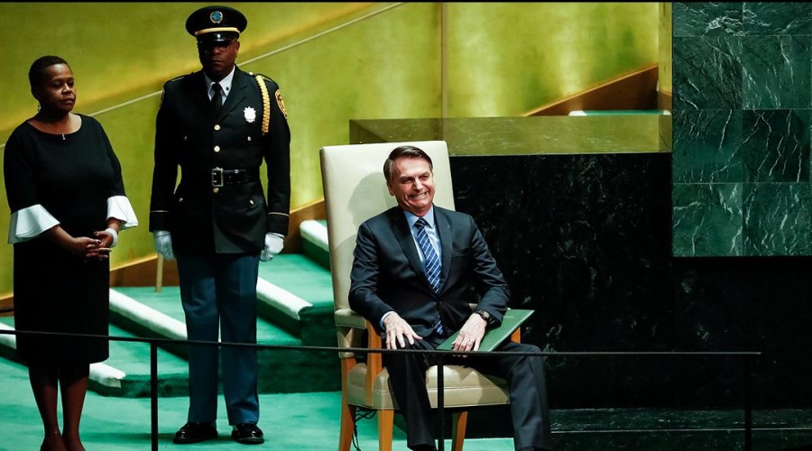 Humilhado, Bolsonaro ataca ONU no SBT: 'A ONU é um local onde muita gente enxuga gelo, passa um pano'