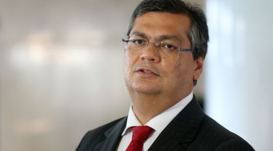 Até jornal de Sarney reconhece que Dino não tem culpa por ofício da PM. Então por que ataca?