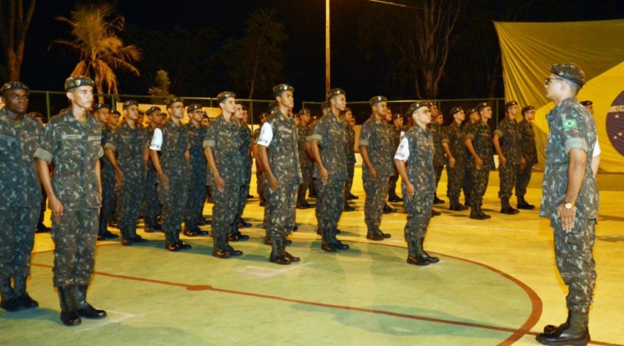 Prefeito Fábio Gentil prestigia formatura de 97 atiradores do Tiro de Guerra