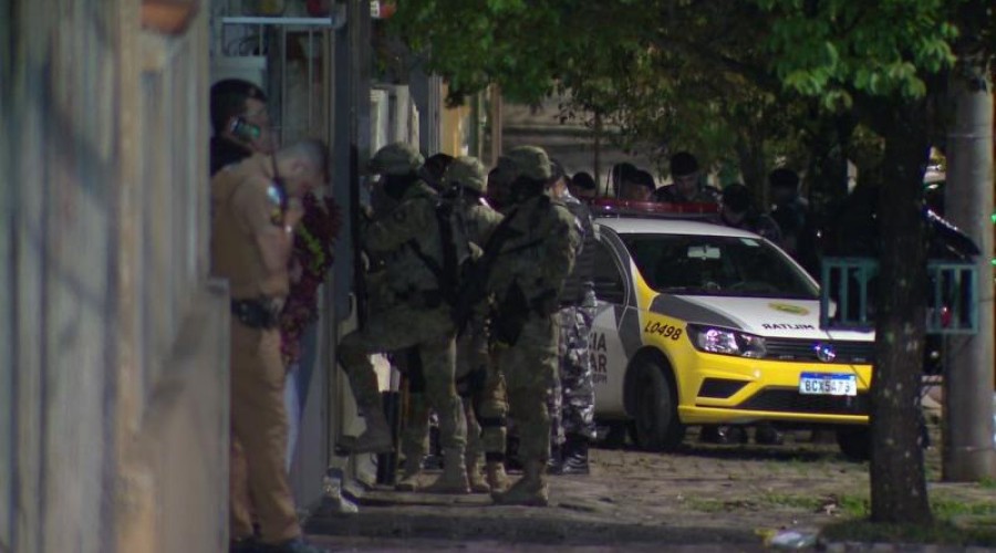 Colecionador de armas tem surto e atira mais de 30 vezes dentro de casa