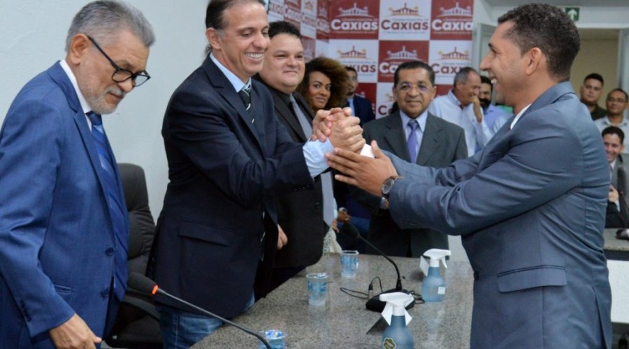 Caxias/MA - Sem autonomia: vereadores governistas burlam regras da Câmara para perseguir opositores do prefeito Fábio Gentil