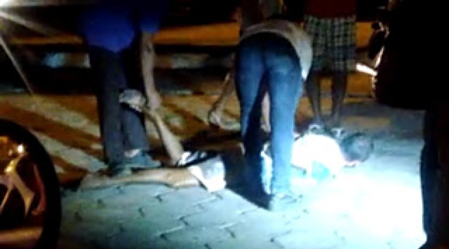 Assista ao Vídeo - Caxias: Populares detêm homem suspeito de praticar assaltos na Trezidela.
