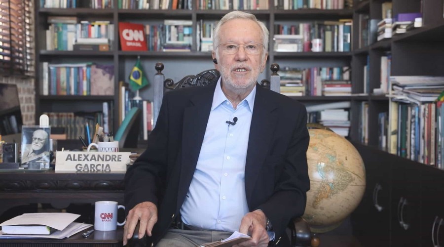 ASSISTA O VÍDEO: Alexandre Garcia cria 'climão' na CNN ao defender ameaça de Bolsonaro