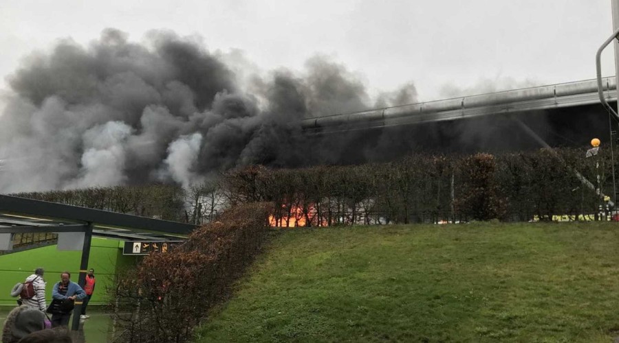 Londres: aeroporto de Stansted é evacuado após incêndio