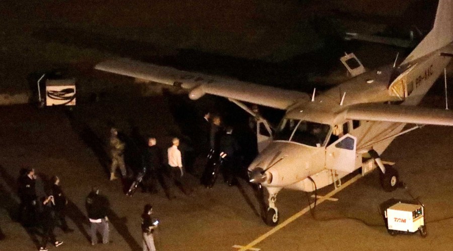 Ouça o Áudio: Agente diz para piloto de avião com Lula: 'Leva e não traz mais'