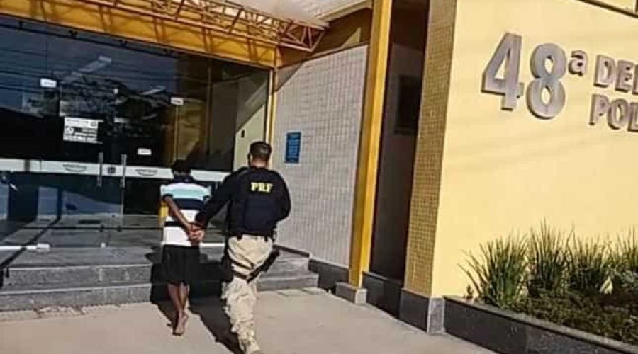 Ônibus é sequestrado na rodovia Rio-Santos
