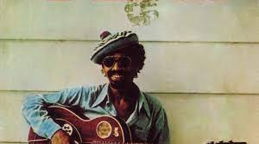 Cantor Cassiano, autor de músicas de Tim Maia, morre aos 77 anos por Covid-19