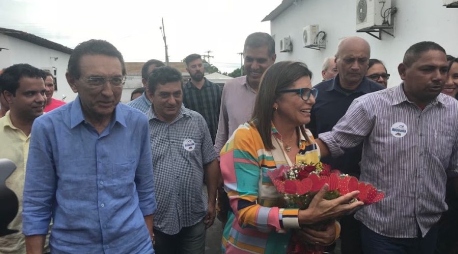 IMAGENS: ao lado de Lobão, Roseana inicia caravana em Santa Inês