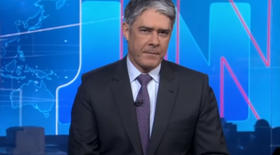 Justiça nega pedido de prisão de William Bonner; jornalista ironiza situação